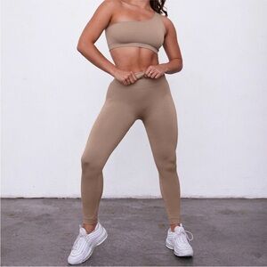 Set Active Seamless Leggings in Sand size S